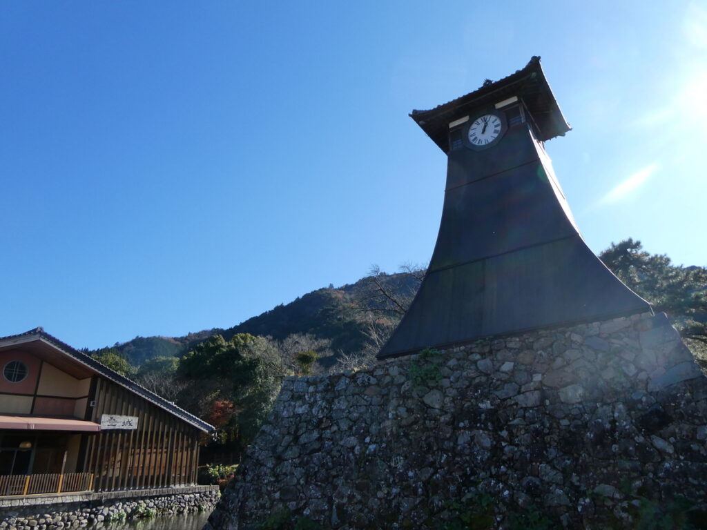 出石城 辰鼓楼 ― 城下町に時を告げた鼓楼と時計台