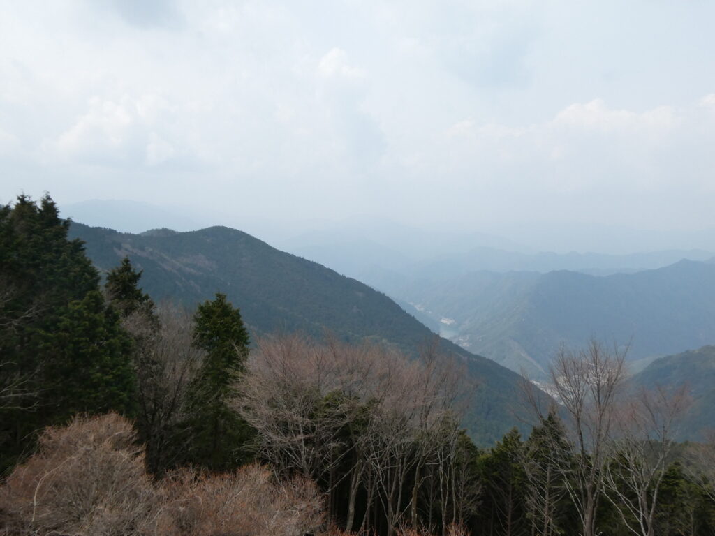 普通の人間は山に入らない――玉置山で見えた世界